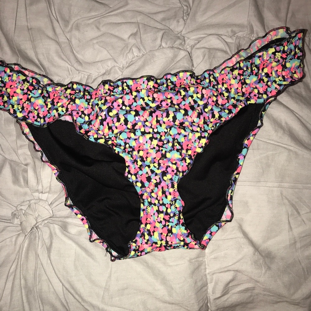 Victoria’s Secret pattern dot bottoms!